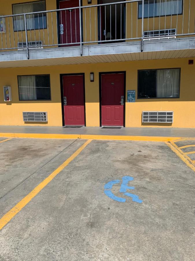 A-One Motel & Apartments — photo 21