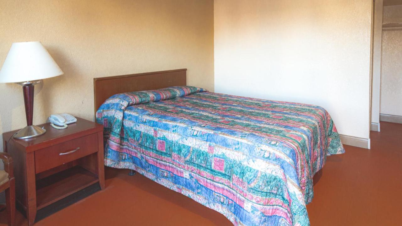 Red Horse Motel — photo 9