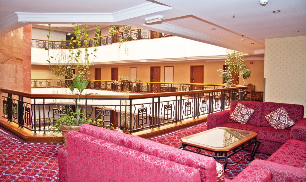 Regent Palace Hotel photo