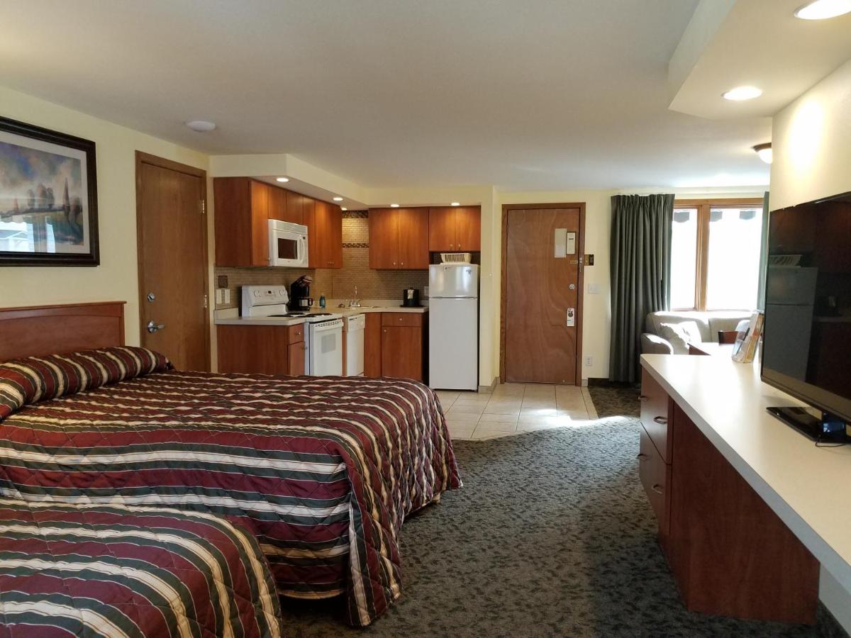 Black Hawk Motel & Suites — photo 6