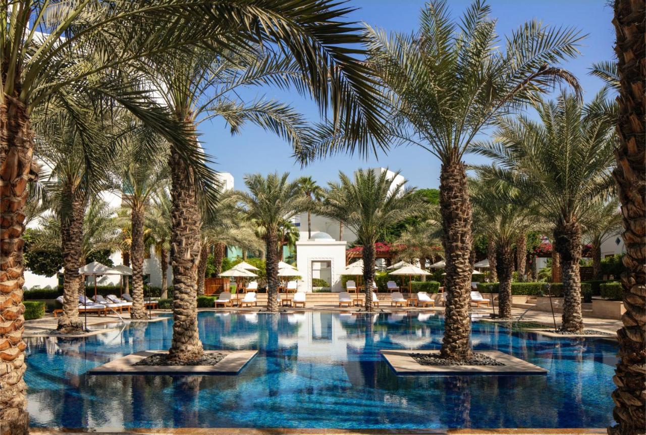 Heated swimming pool: Park Hyatt Dubai