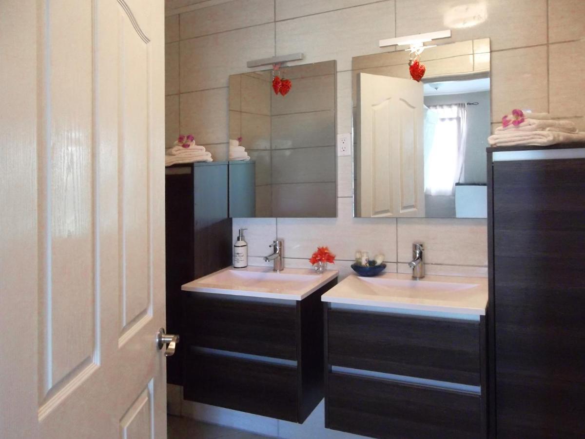 Hibiscus Beach House photo