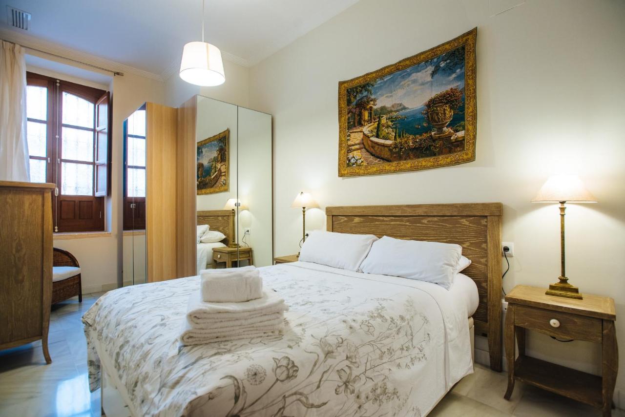 Apartamento en Plaza Nueva Sevilla, Seville, Spain - Booking ...