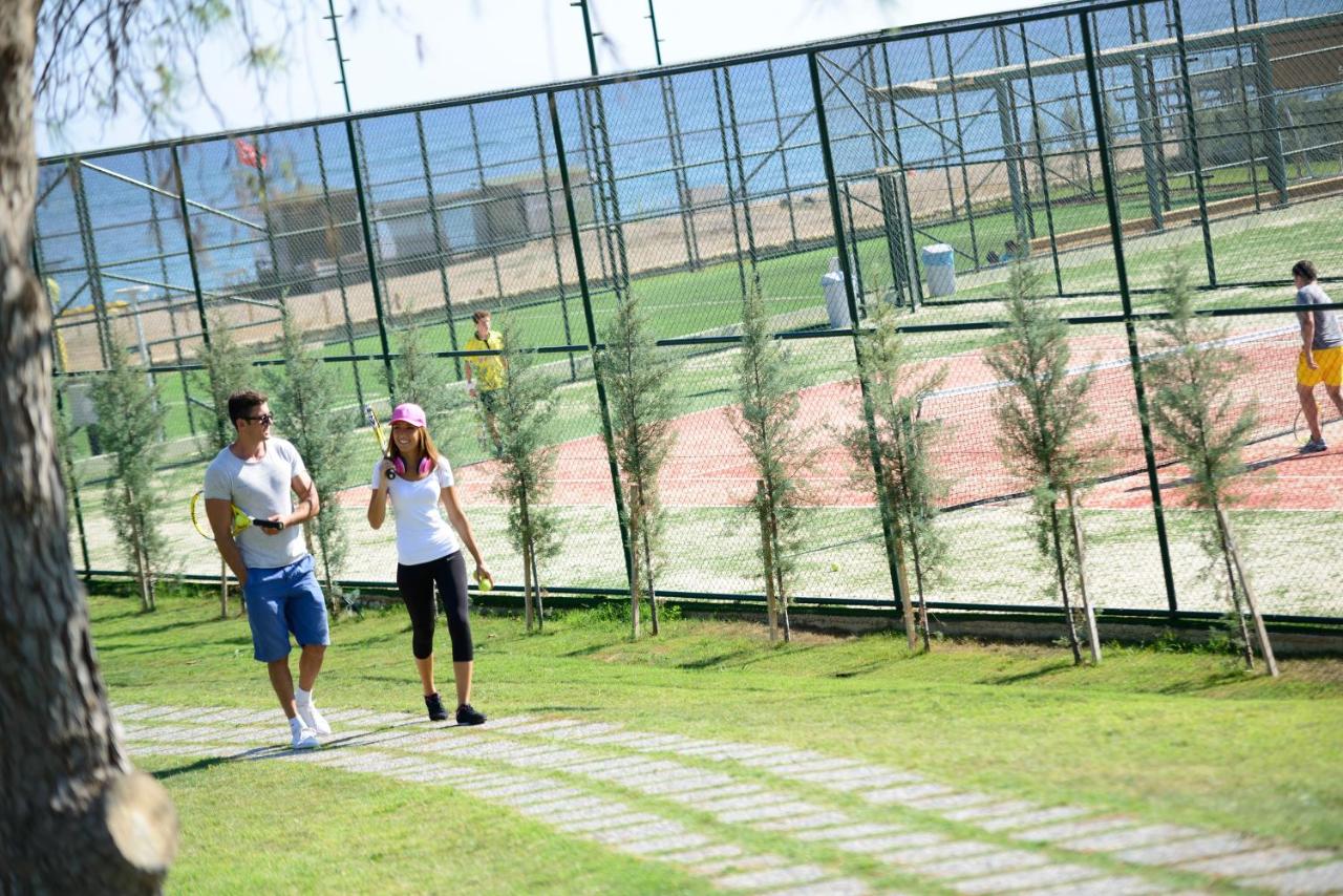 Tennis court: TUI BLUE Sensatori Barut Sorgun - Ultra All Inclusive