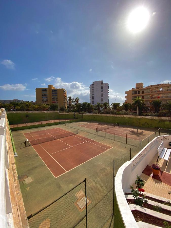 Tennis court: Paradise Ocean View