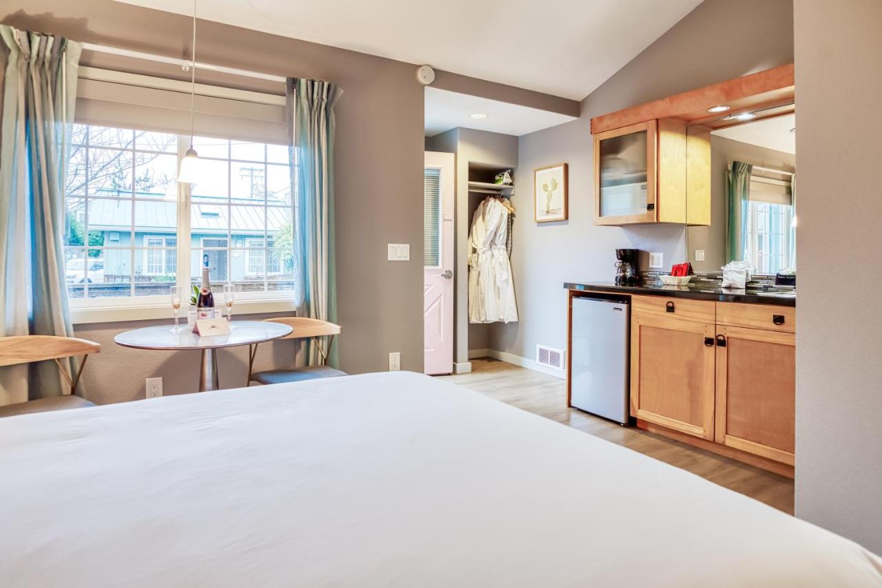 Inn at Haystack Rock — photo 17
