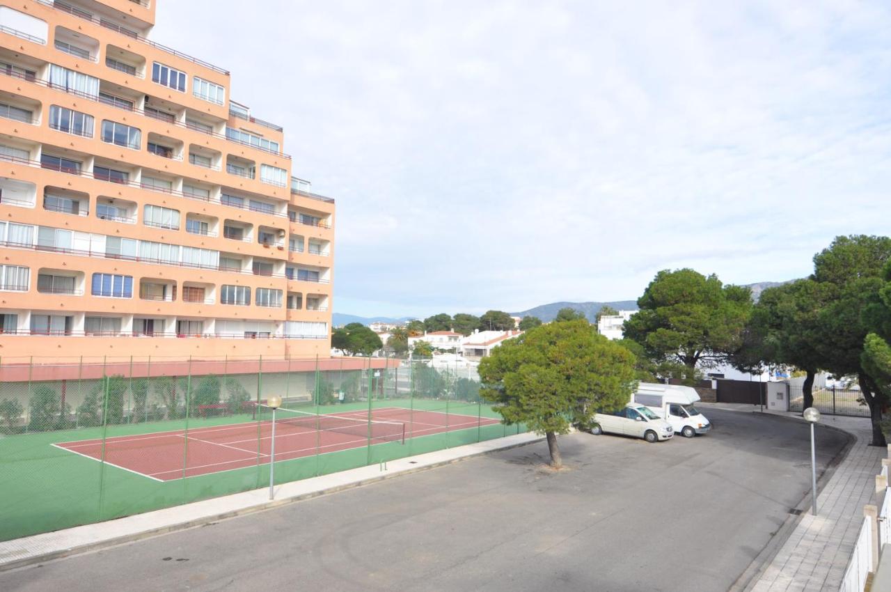Tennis court: RNET - Apartments Roses Mediterrani
