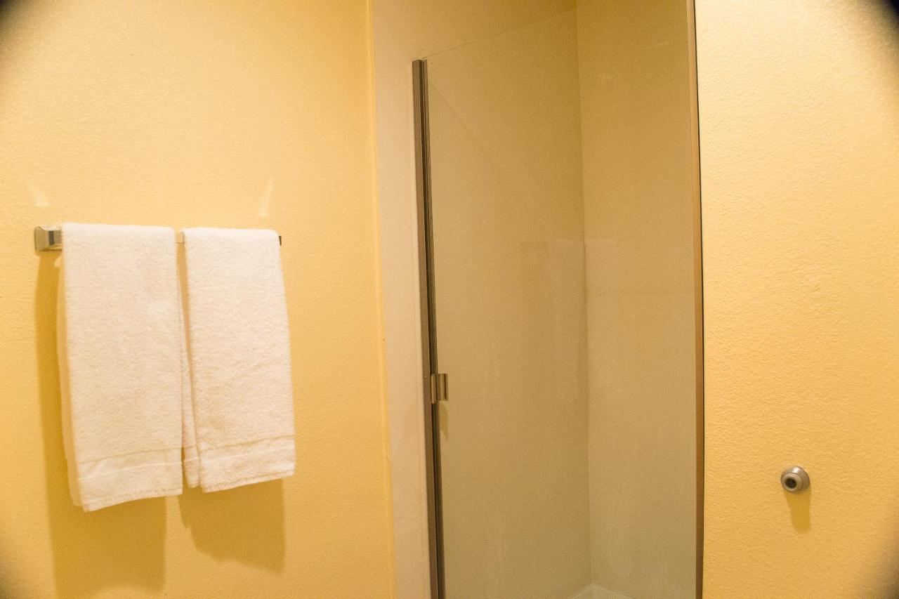 Redwood Budget Motel — photo 10