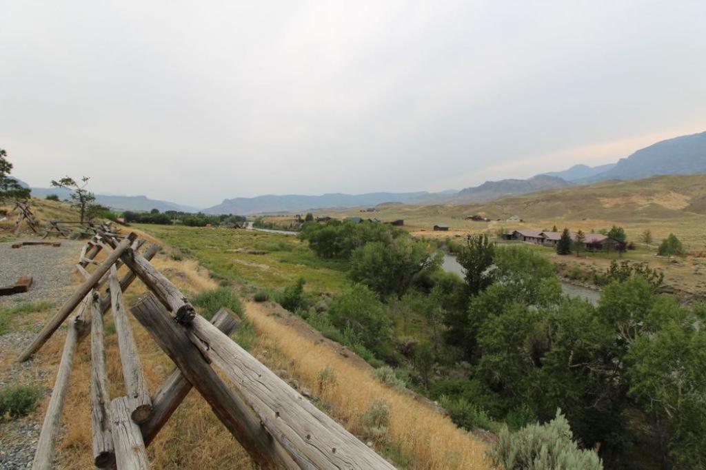 The Historic Wapiti Lodge — photo 8