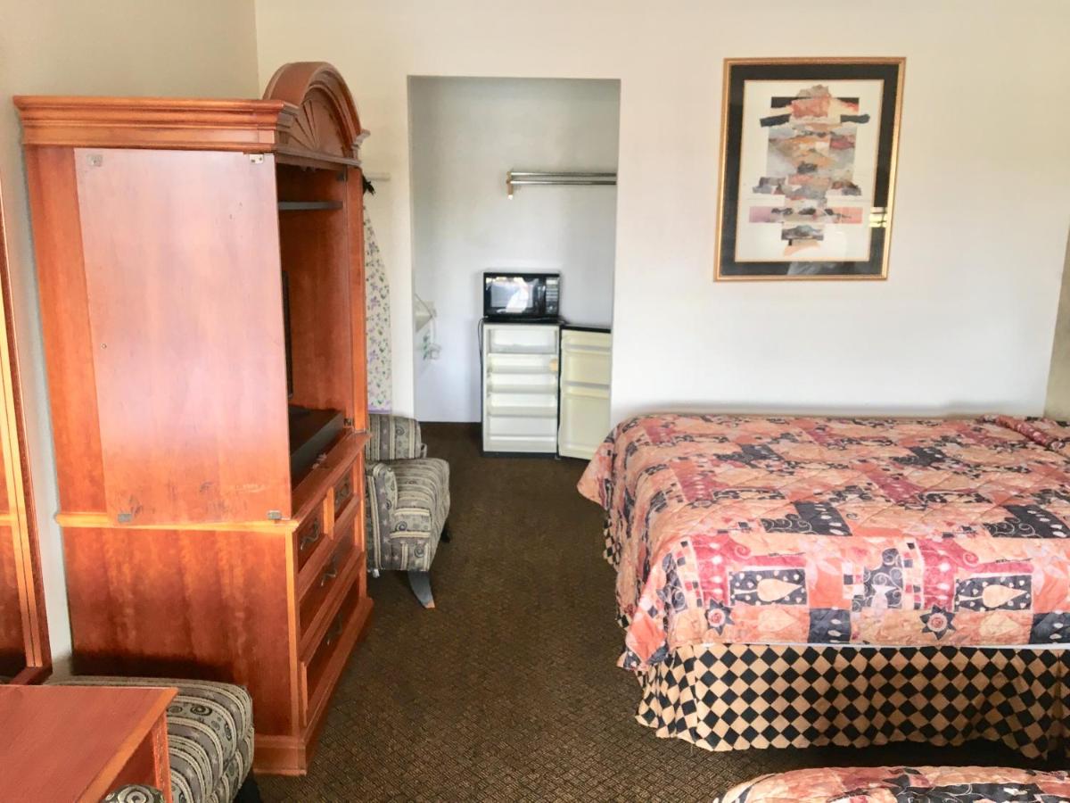 Economy Inn — photo 21
