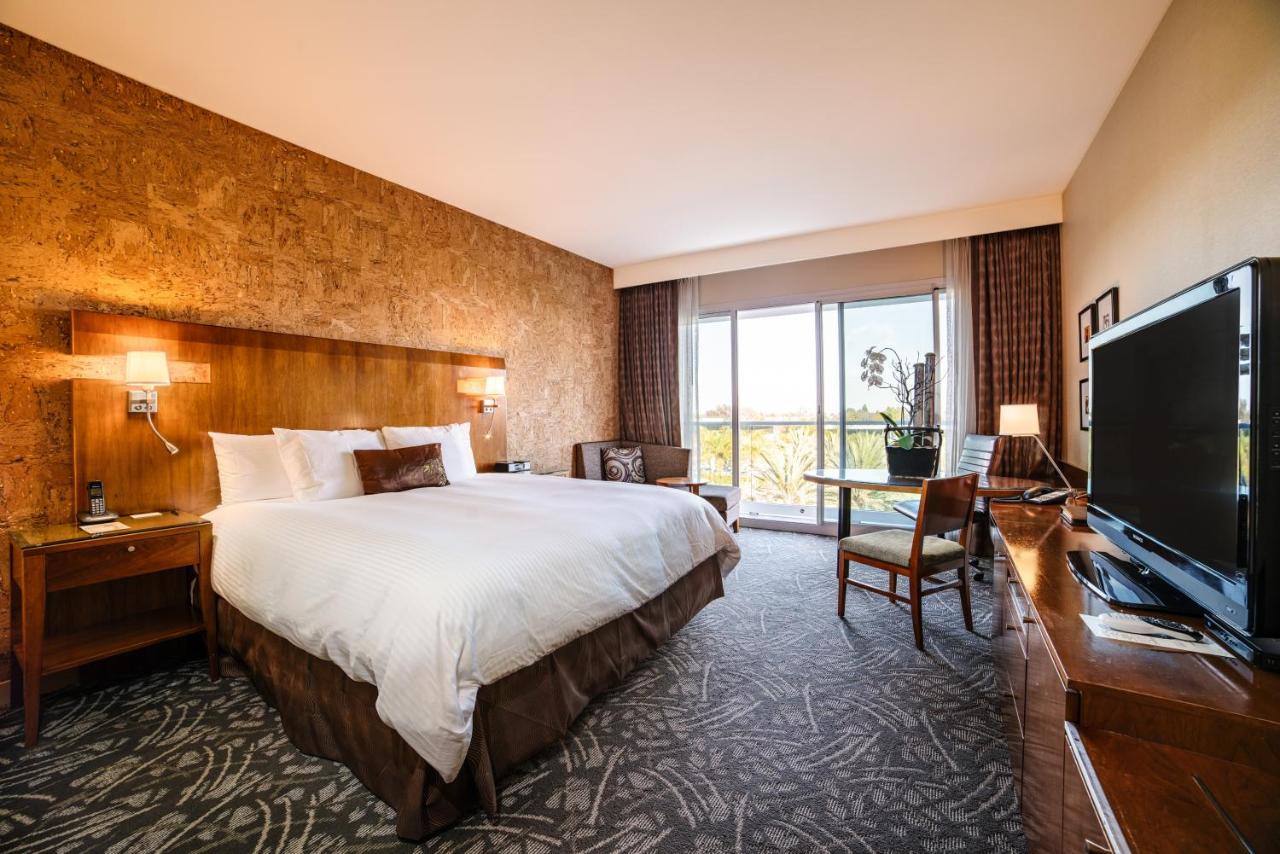 Miyako Hybrid Hotel Torrance — photo 17