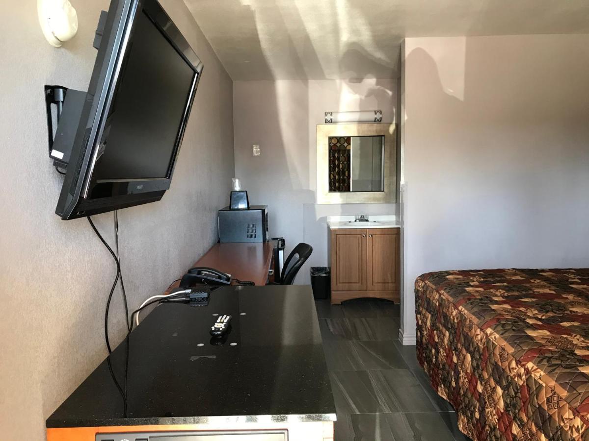 economy inn — photo 5