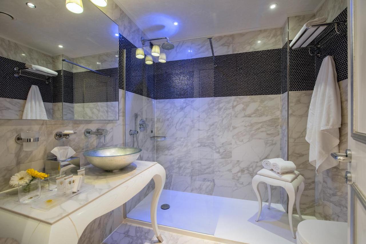 Carnival Palace - Venice Collection - 3