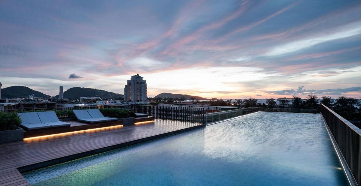 Rooftop swimming pool: Phuket Property inc. Patong