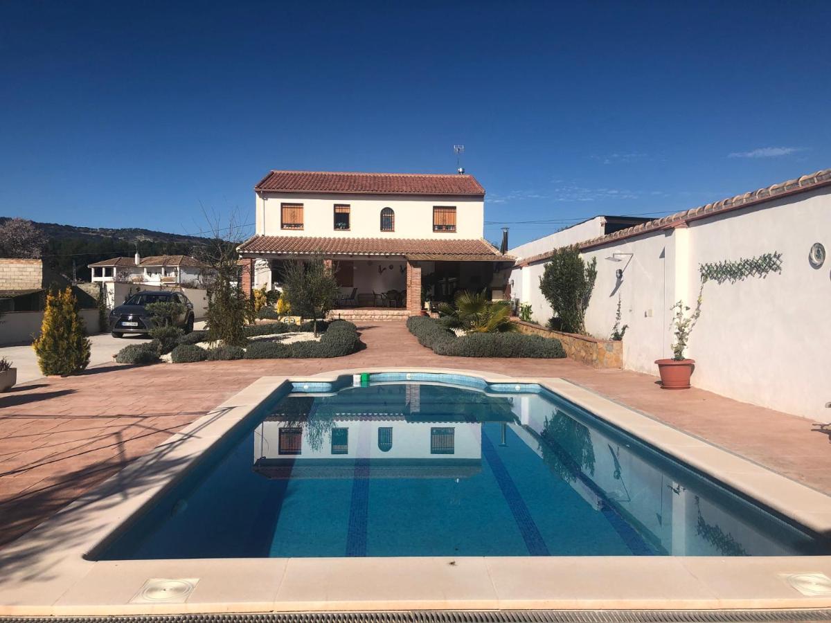 Chalet Embalse Bermejales, Arenas del Rey – Precios ...