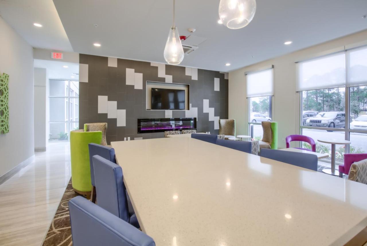 La Quinta Inn & Suites Mobile I-65-Airport Boulevard. — photo 17