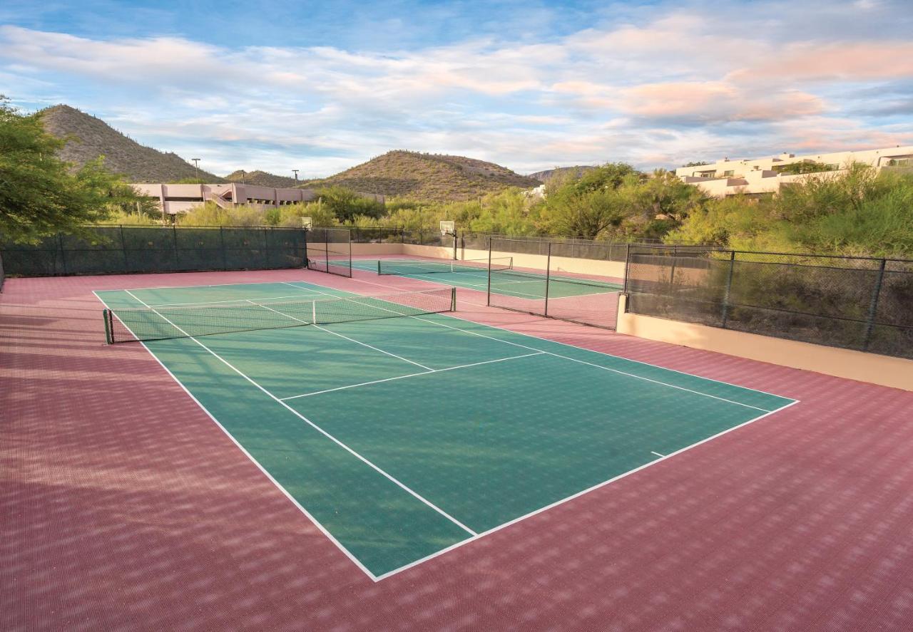 Tennis court: Starr Pass Golf Suites