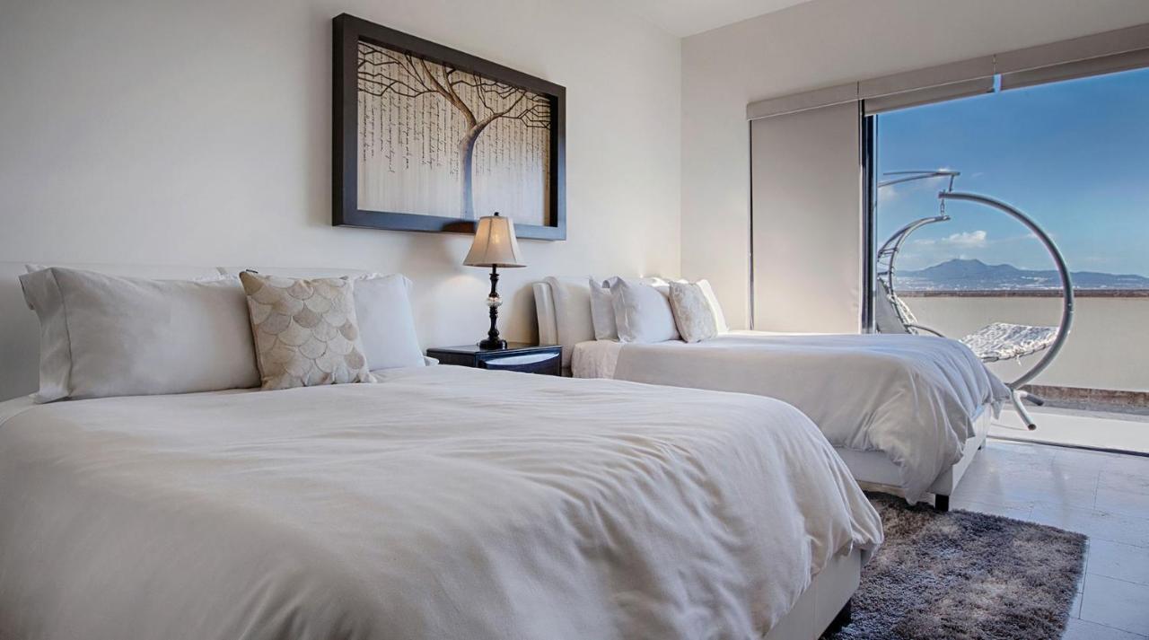 Contemporary Villa with Butler, BIG Marina & Ocean Views Walking Distance to Downtown photo
