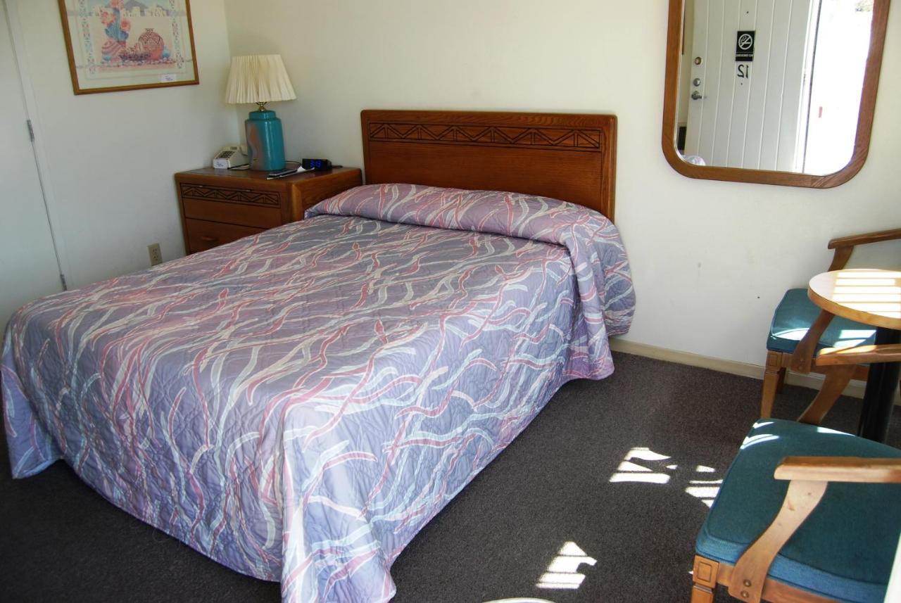 Redwood Motel — photo 17