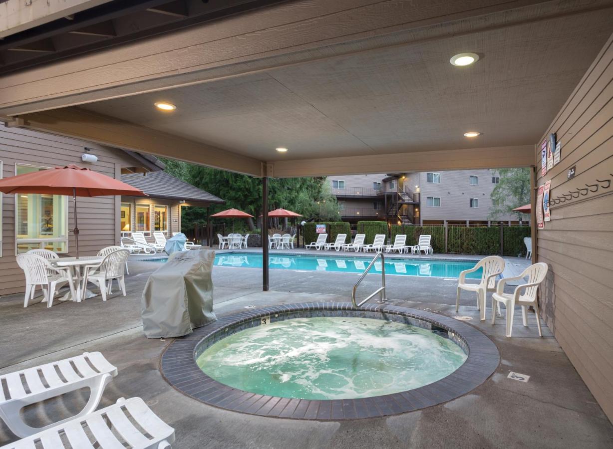 Whispering Woods Resort — photo 10