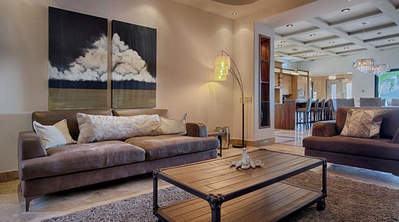 Contemporary Villa with Butler, BIG Marina & Ocean Views Walking Distance to Downtown photo
