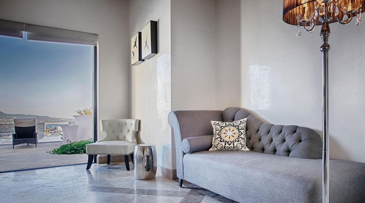 Contemporary Villa with Butler, BIG Marina & Ocean Views Walking Distance to Downtown photo