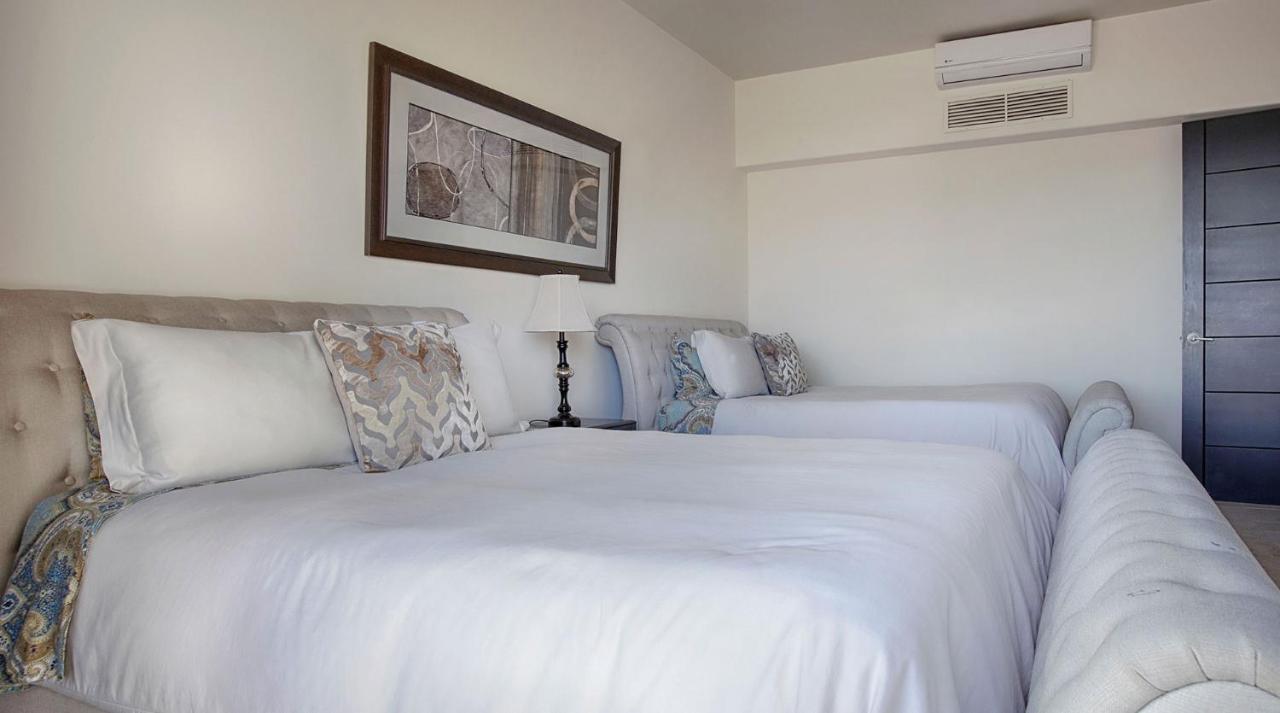 Contemporary Villa with Butler, BIG Marina & Ocean Views Walking Distance to Downtown photo
