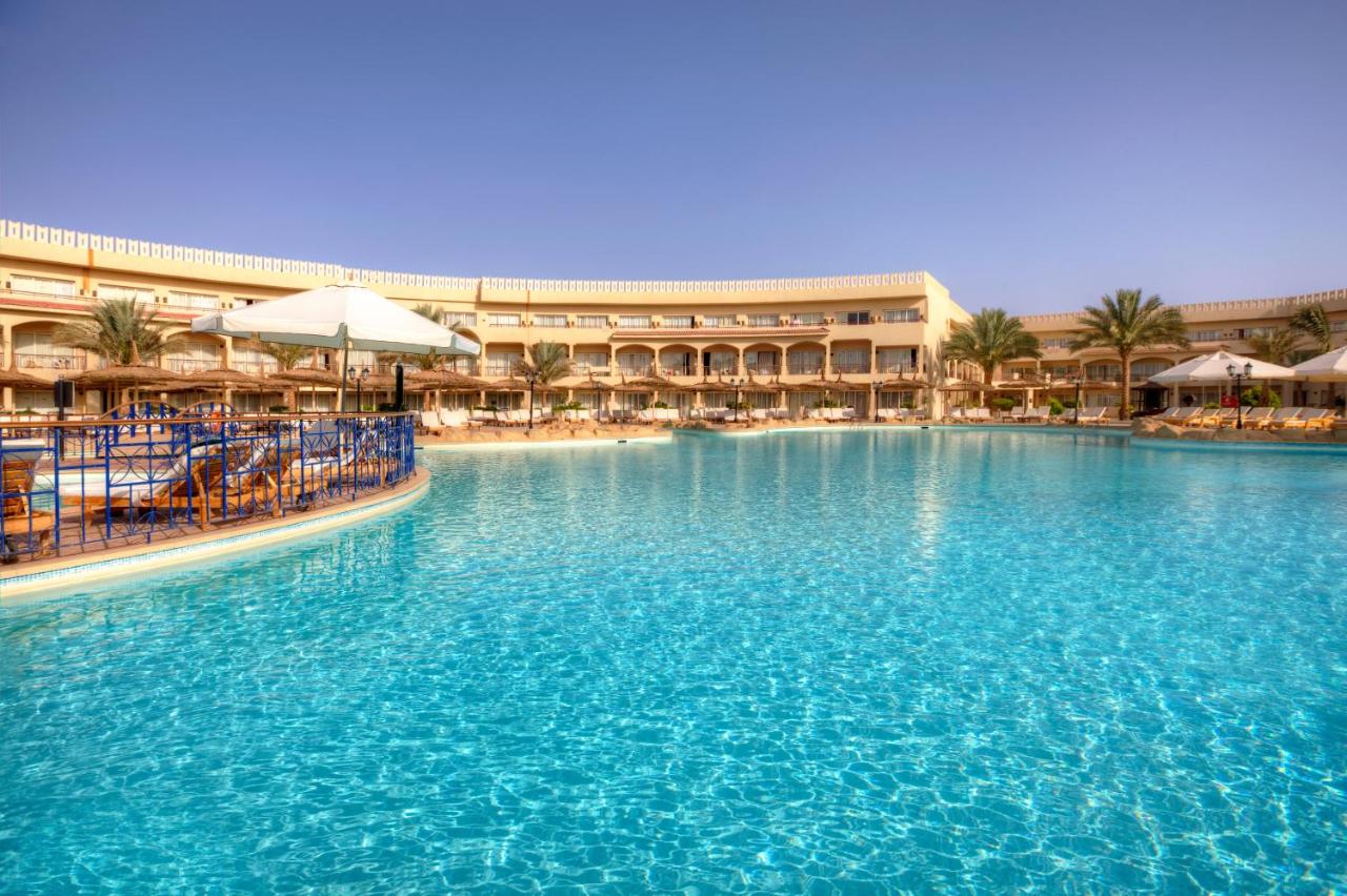 Heated swimming pool: Pickalbatros Royal Moderna Sharm 