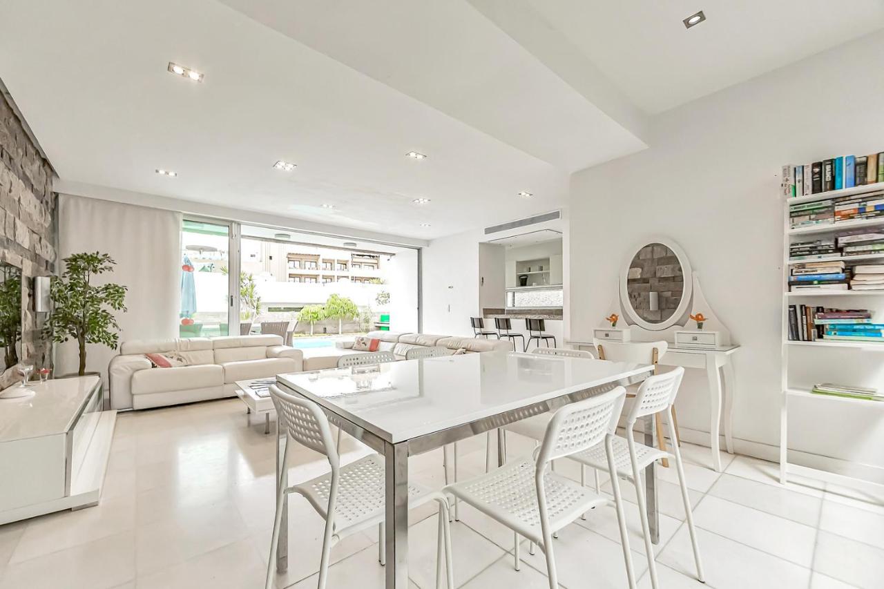 Modern Villas in Del Duque with heated private pool 2 min to ...