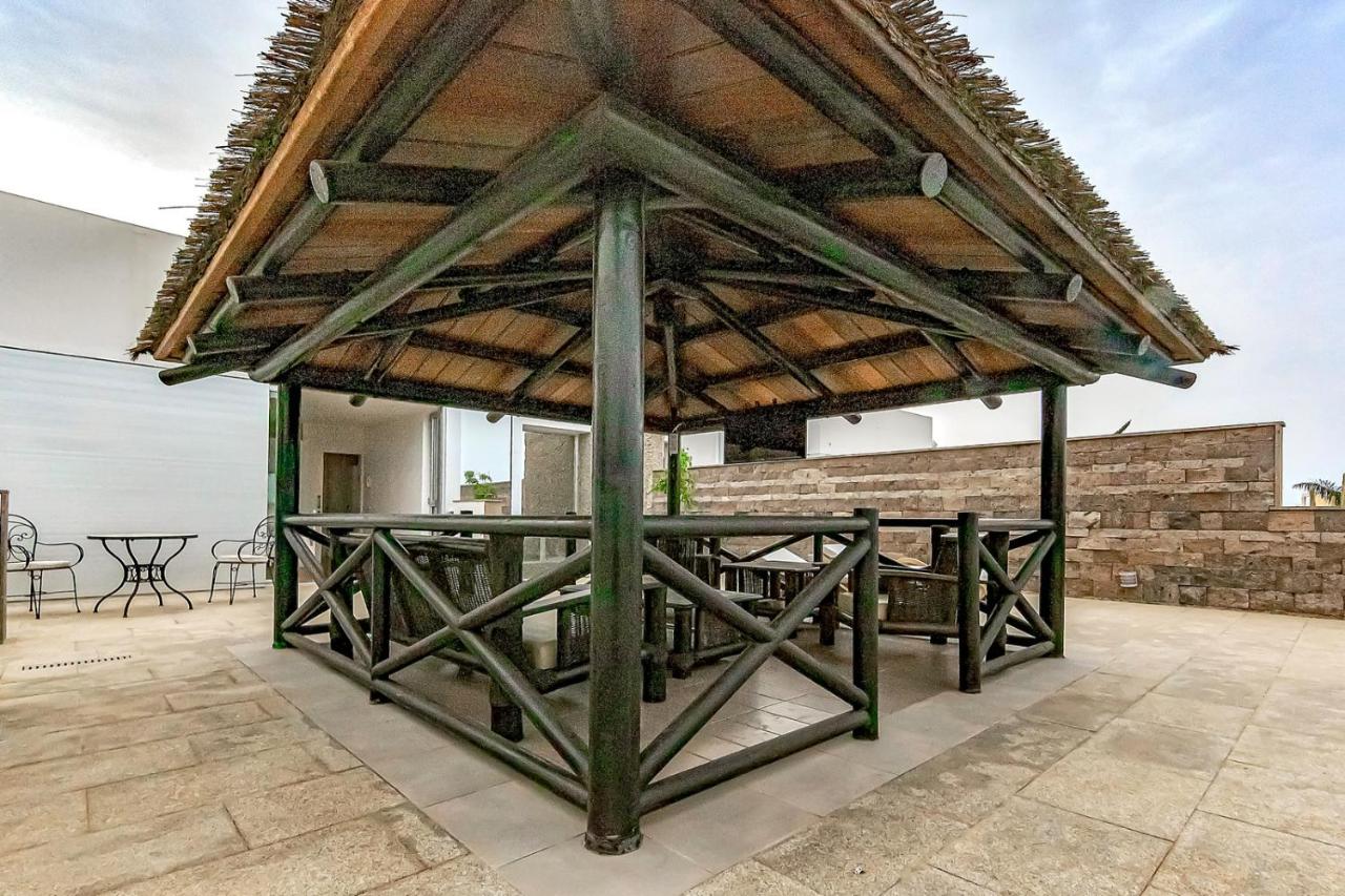 Modern Villas in Del Duque with heated private pool 2 min to ...