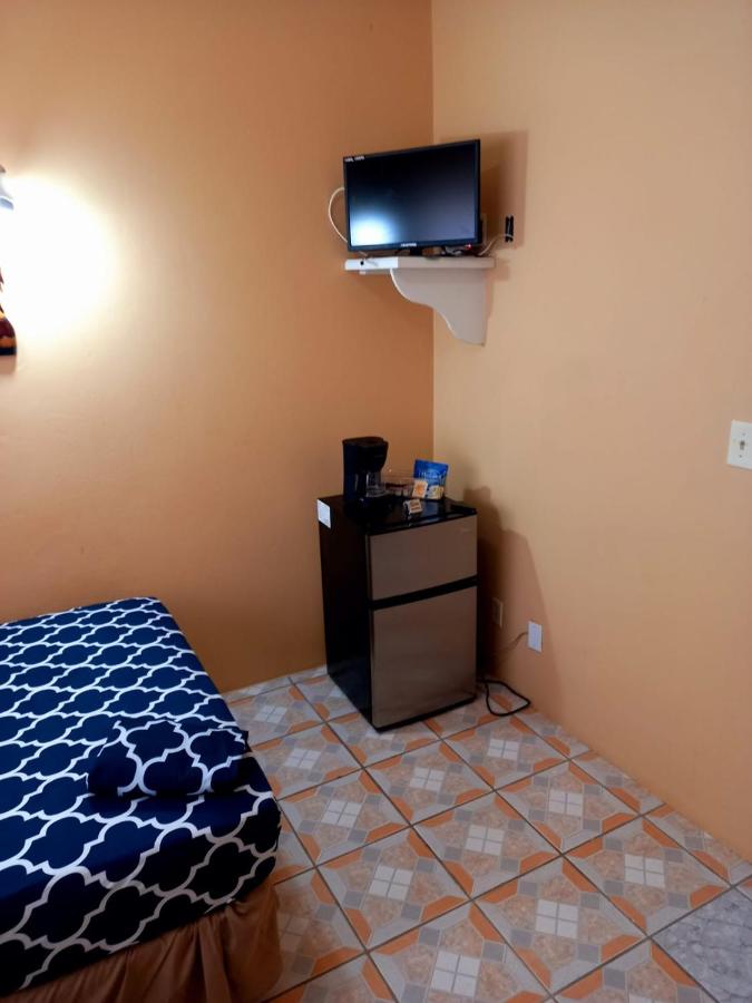 Beverley's Guest House, Nevis - 5