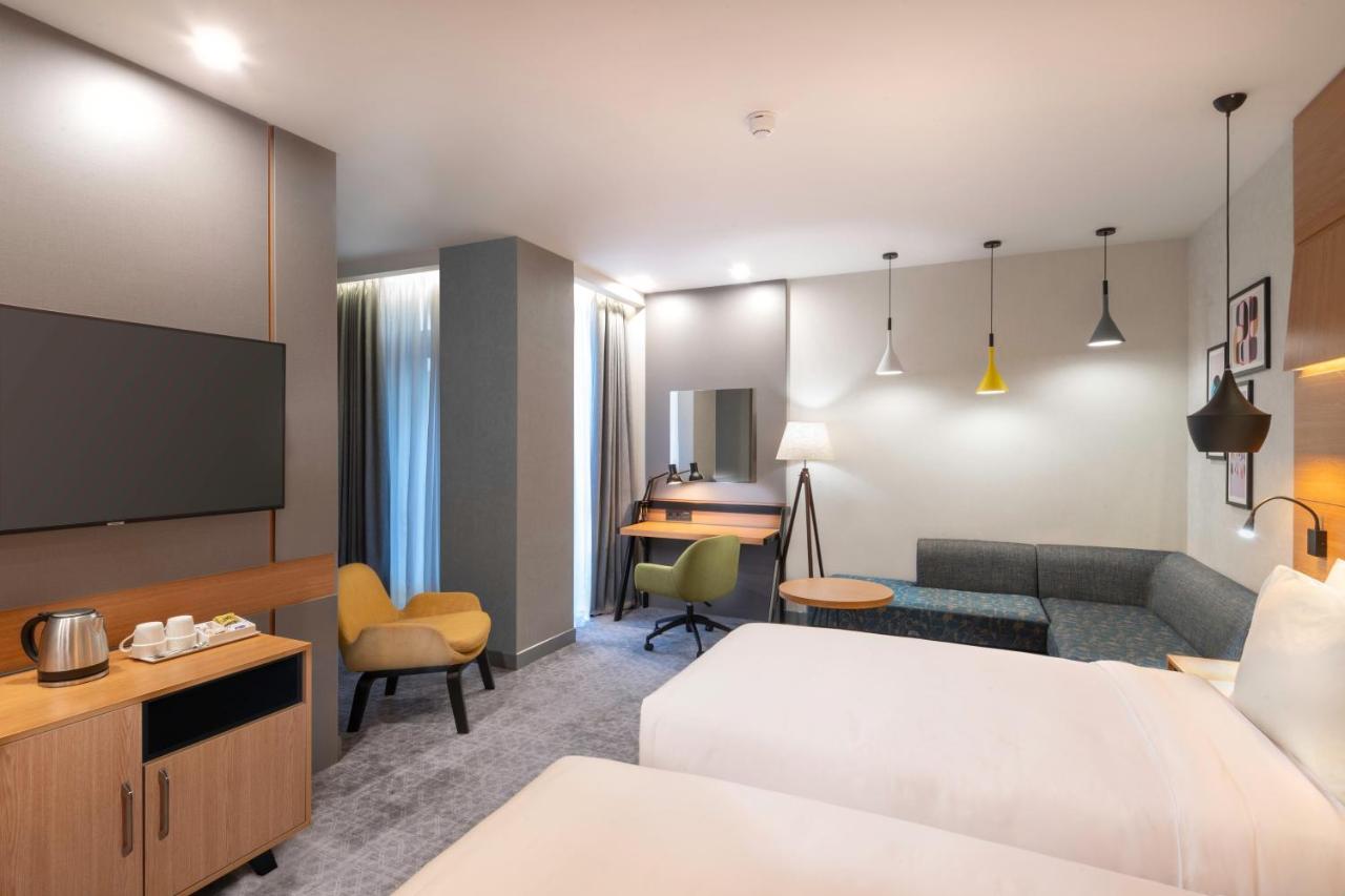 Holiday Inn Yerevan - Republic Square, an IHG Hotel photo
