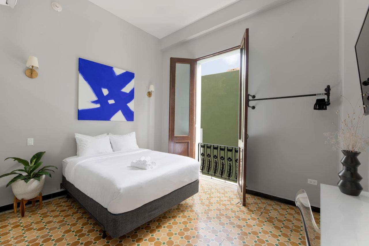 EL Colonial Open Bar Adults Only - 3