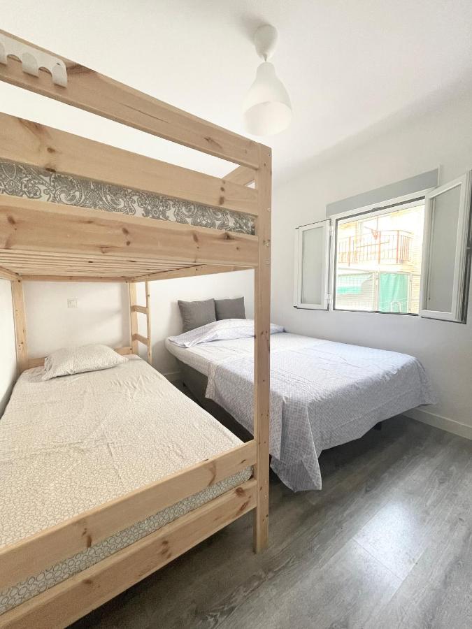 Apartamentos Postal WIFI, Madrid, Spain - Booking.com