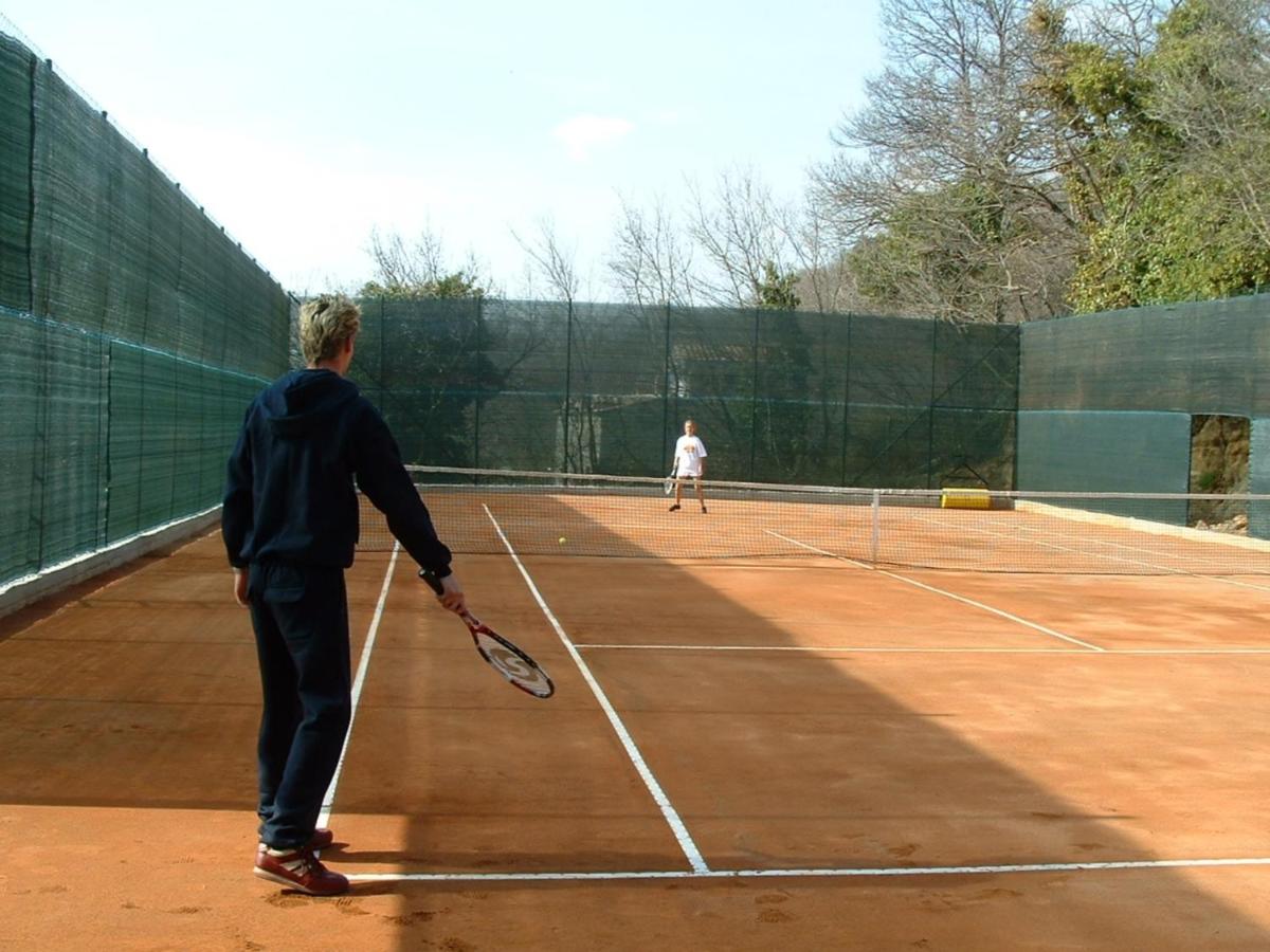 Tennis court: La Riserva Montebello