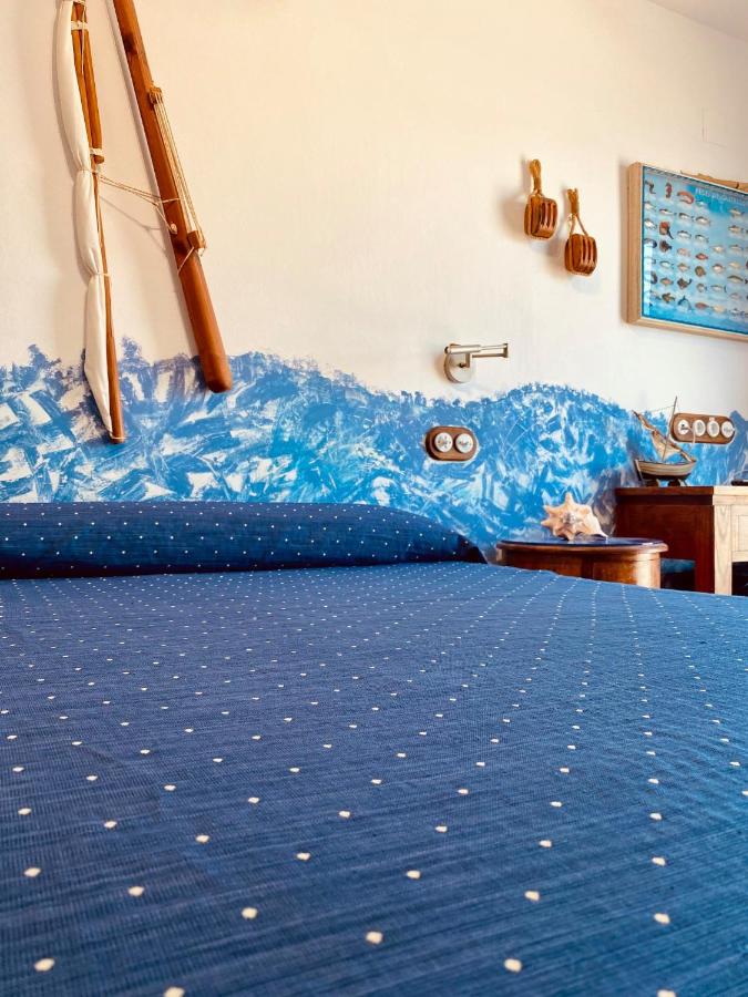 Hostal o pensión Hostal Temático El Peñón (España Peñíscola ...