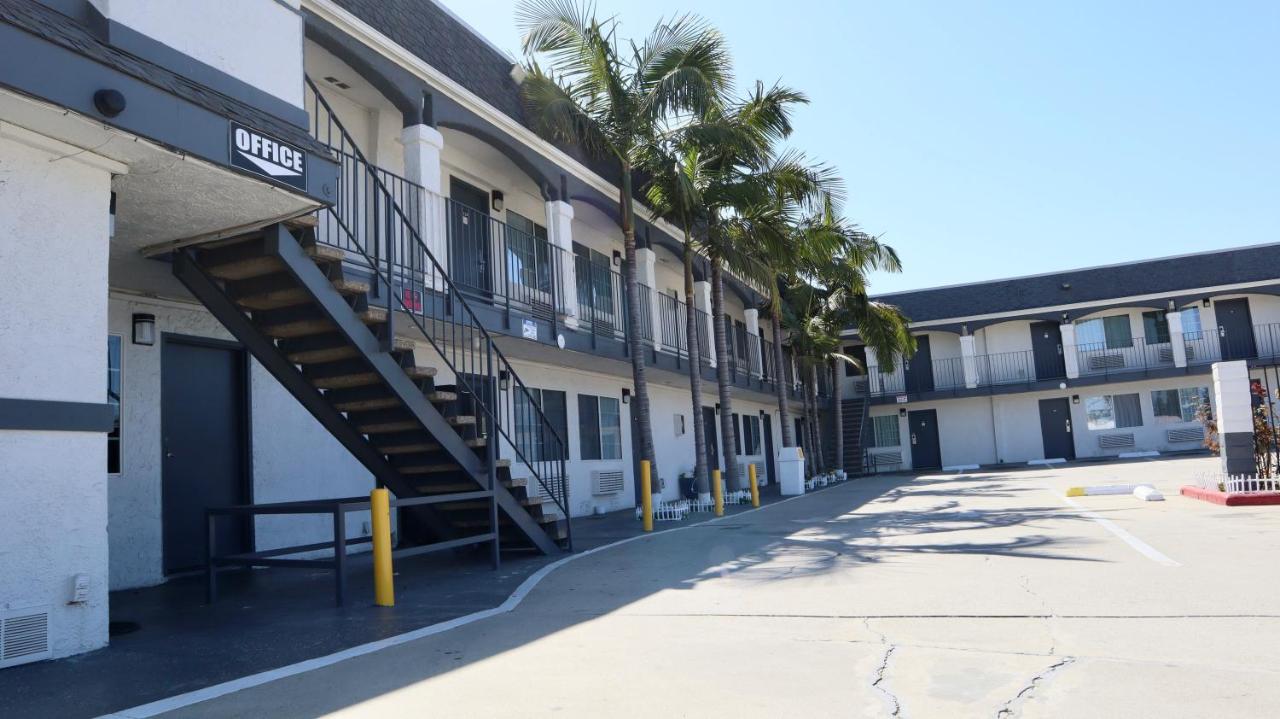 Value Inn Bellflower — photo 6
