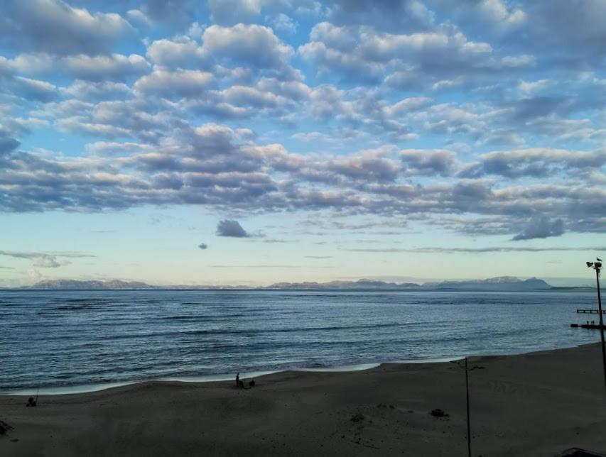 Hotel, plaża: On The Beach At Strand