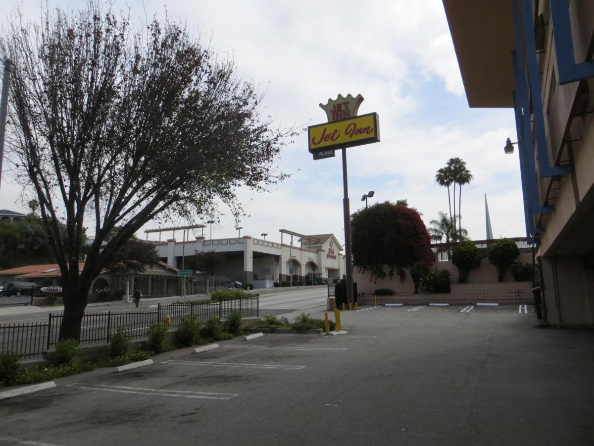 Jet Inn - Windsor Hills — photo 14