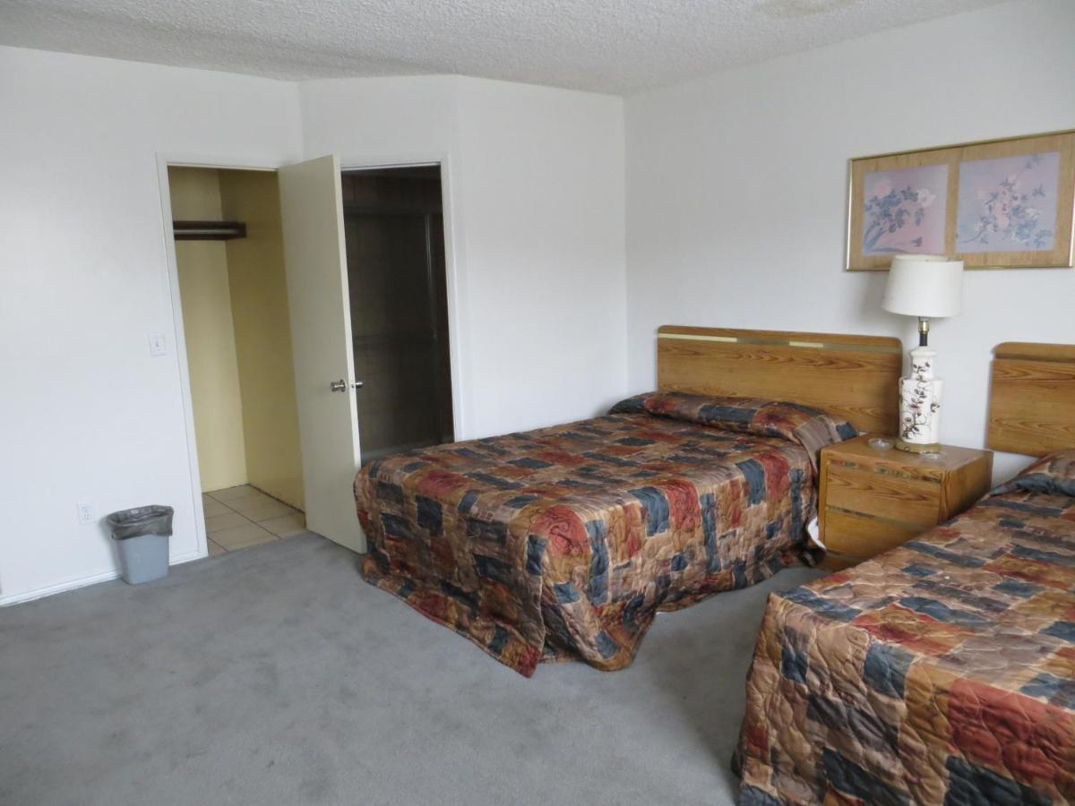 Jet Inn - Windsor Hills — photo 7