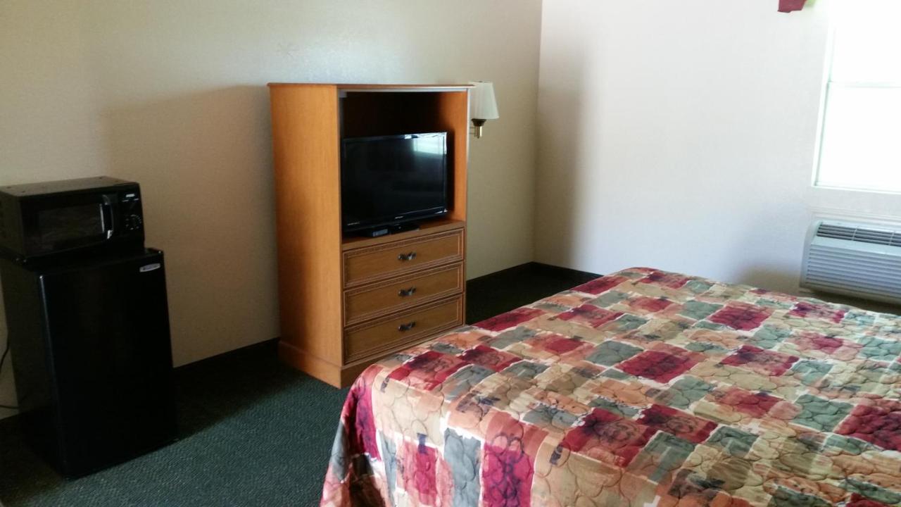 Howell's Motel — photo 14