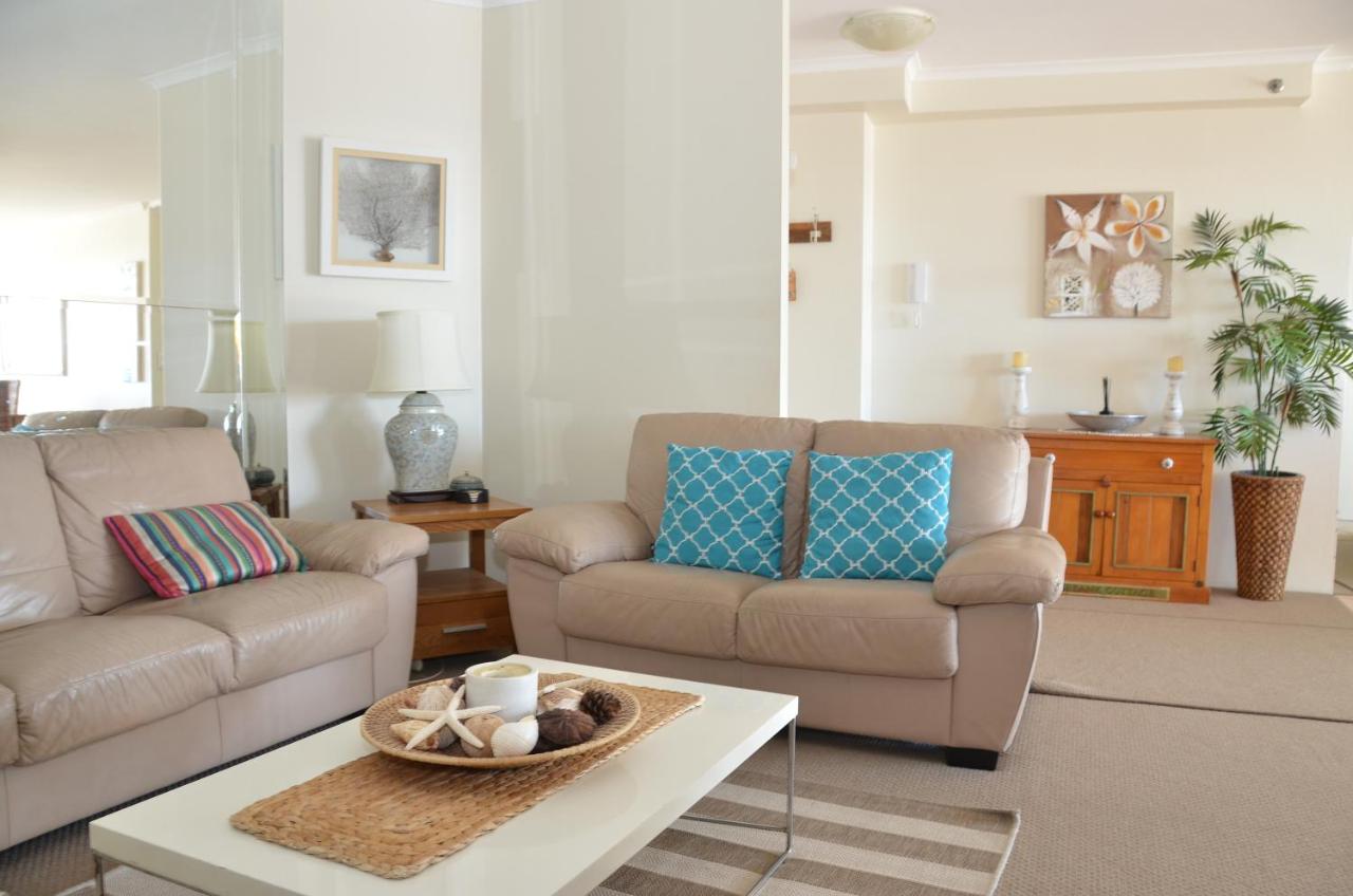 The Meriton Apartments on Main Beach photo