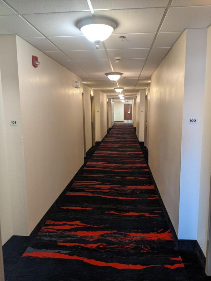 Heritage Inn & Suites — photo 11