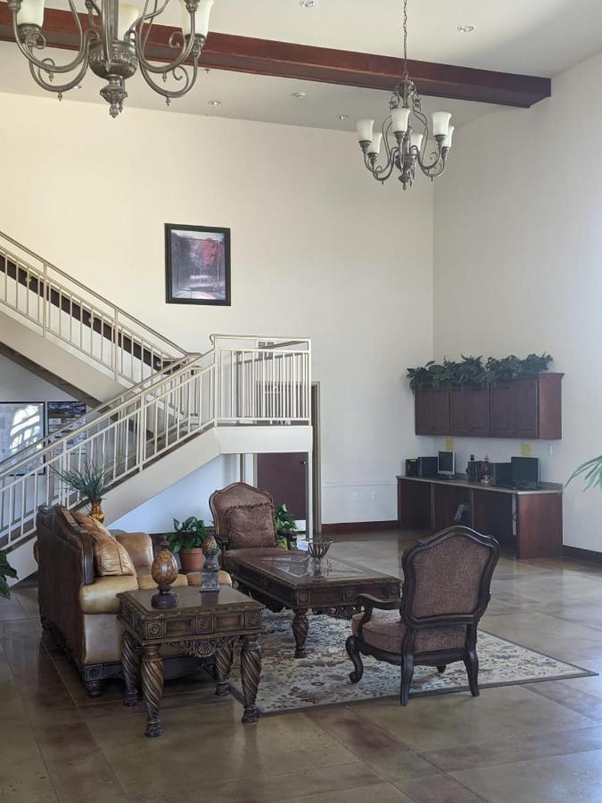 Heritage Inn & Suites — photo 16