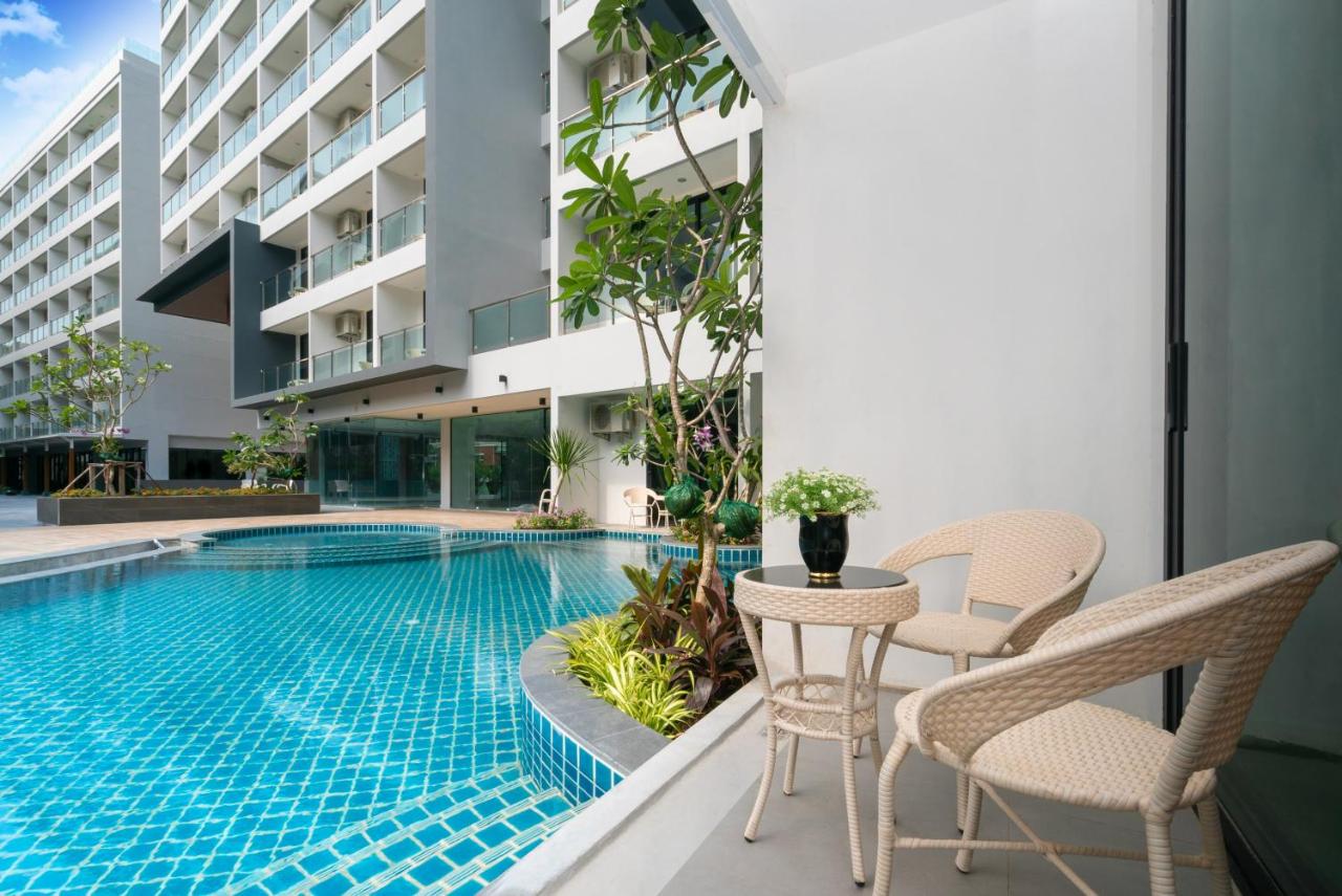 Rooftop swimming pool: Wekata Luxury