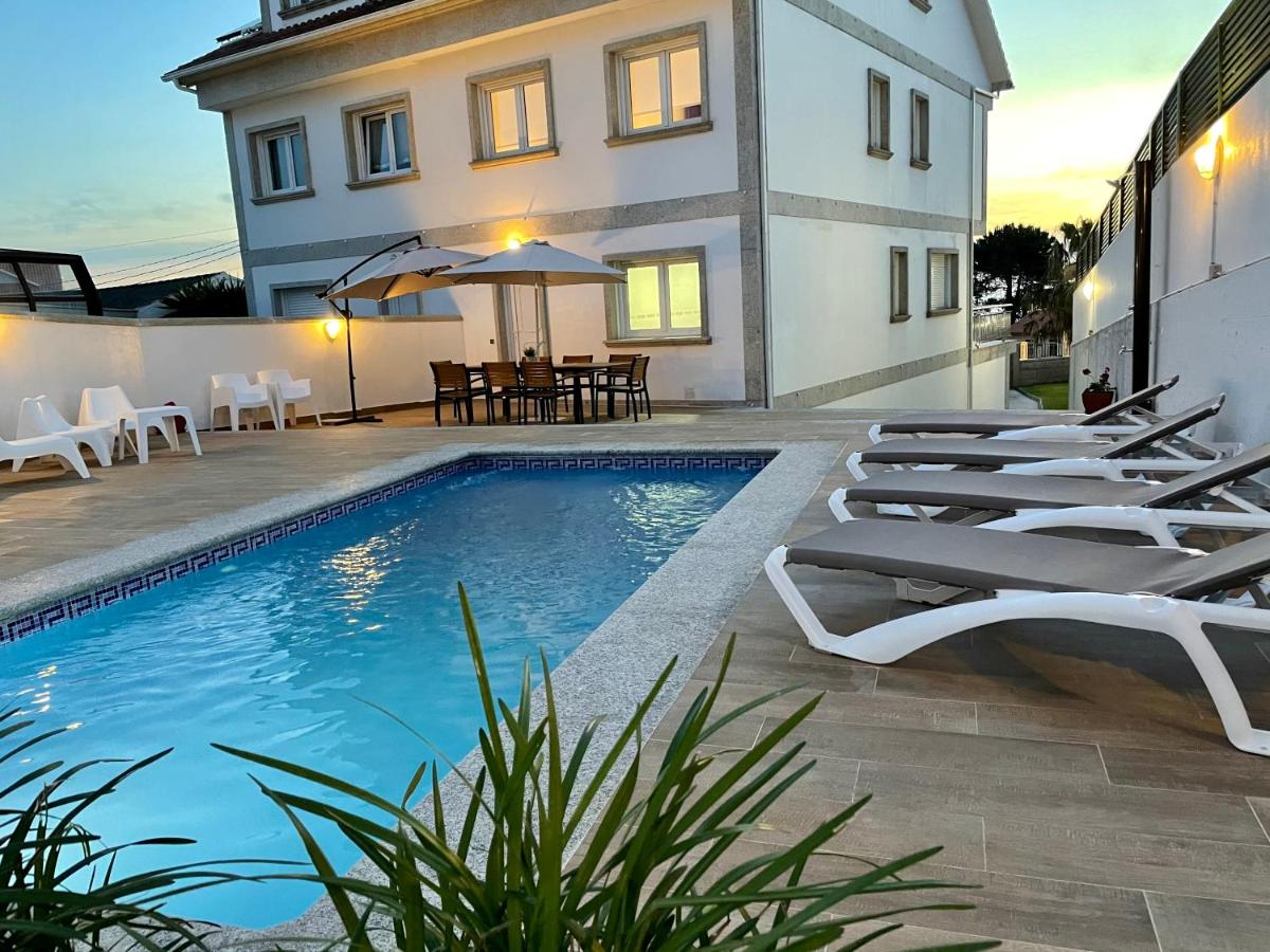 Vivienda adosada con piscina cerca de la playa, Aios ...