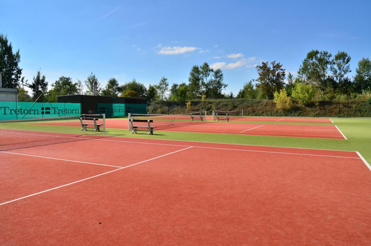 Tennis court: Parkhotel Plzen