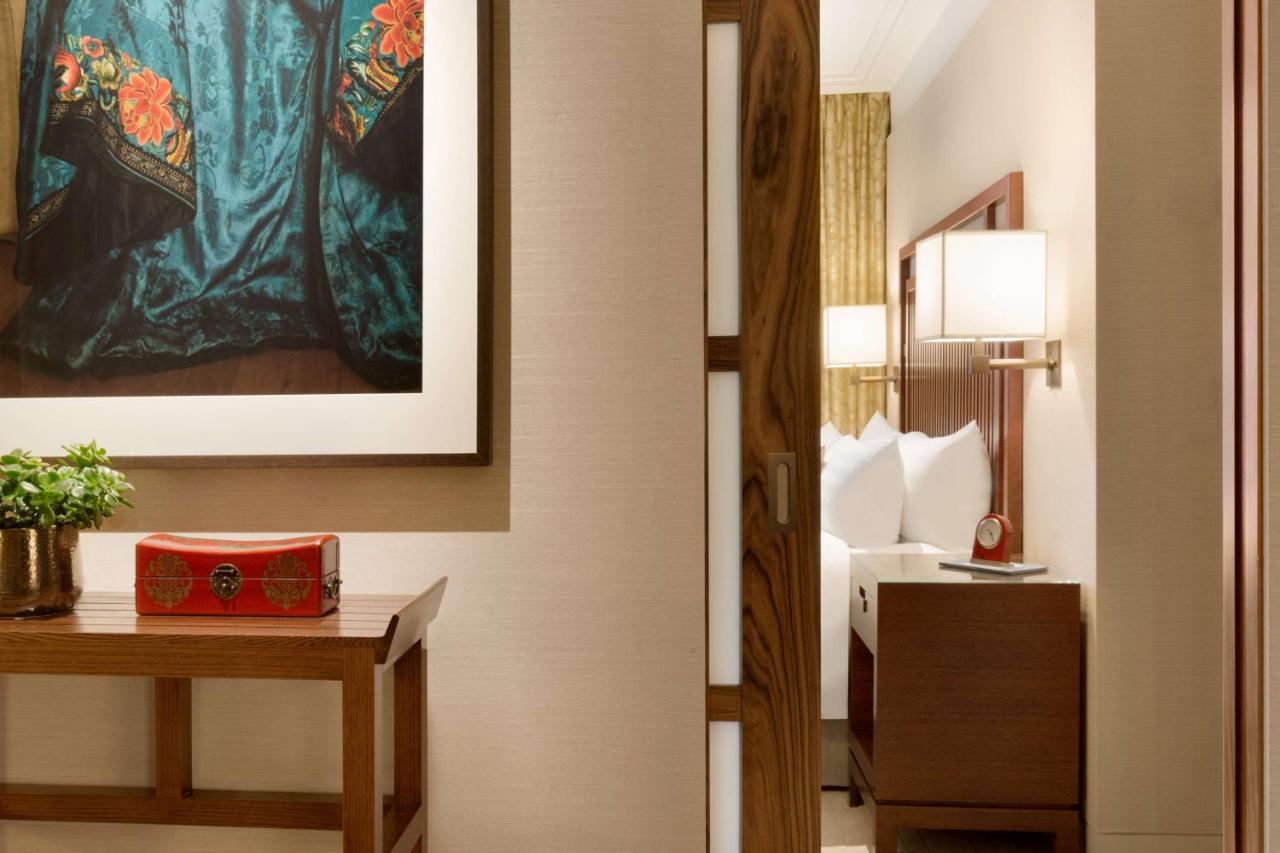 Shangri-La Vancouver photo