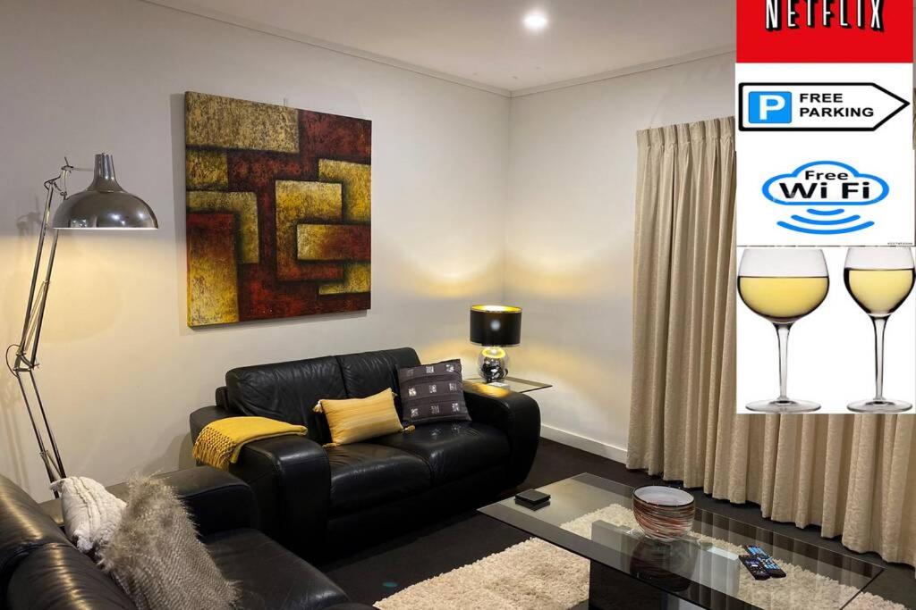 {{ hotelInfo.altText }}