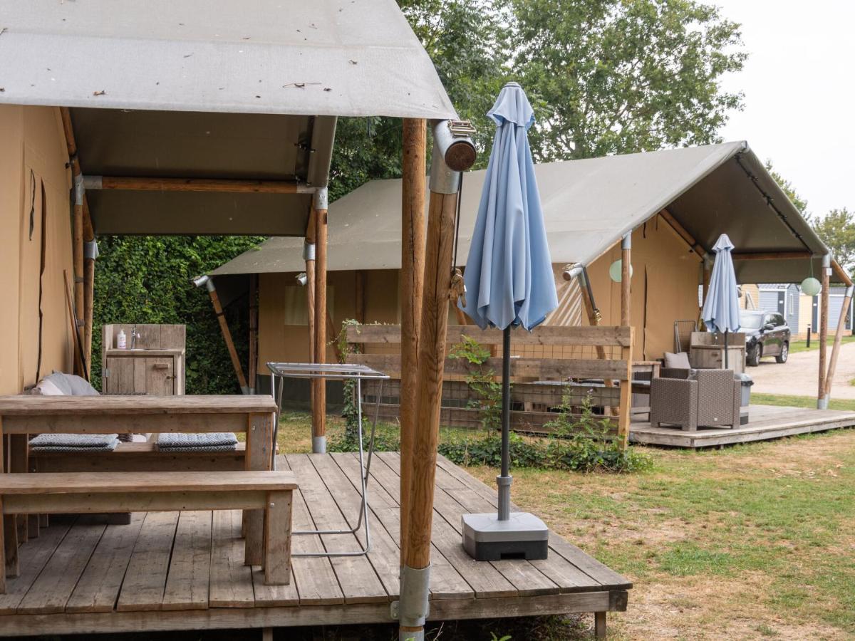 Luxury tent Cozy safari tent with kitchen, beach at just 1 km, Koudekerke,  Netherlands - Booking.com